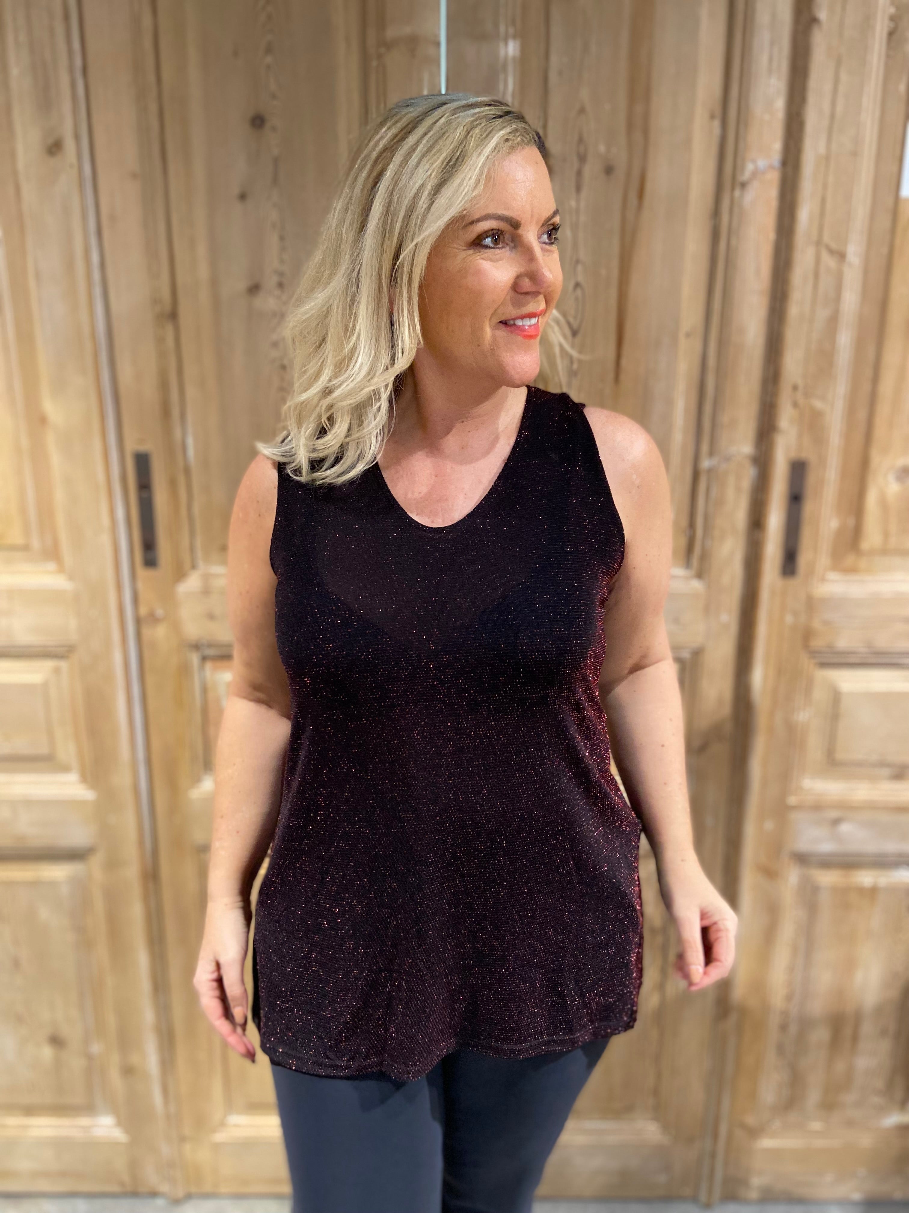 A-2401 top sparkle rood – Sandra's Boetiek